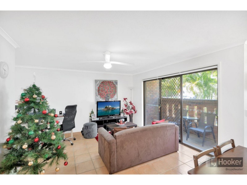 2/27 Whiting Street, Labrador QLD 4215