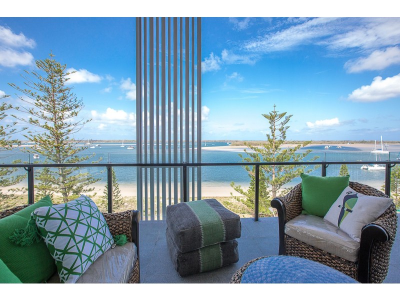 502 Marine Parade, Biggera Waters QLD 4216