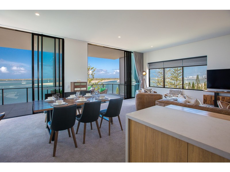 502 Marine Parade, Biggera Waters QLD 4216