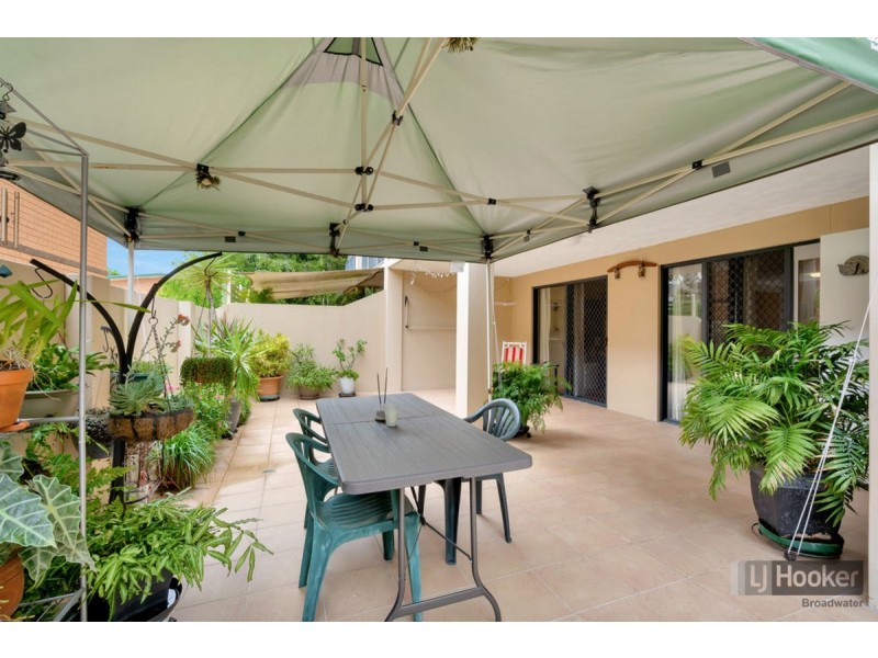 2/31 Middle Street, Labrador QLD 4215