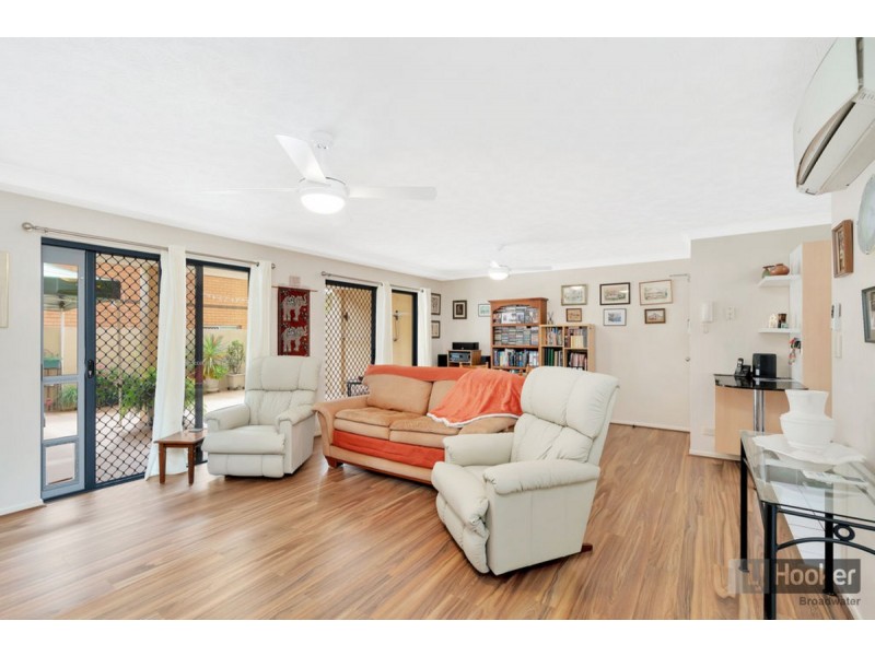 2/31 Middle Street, Labrador QLD 4215