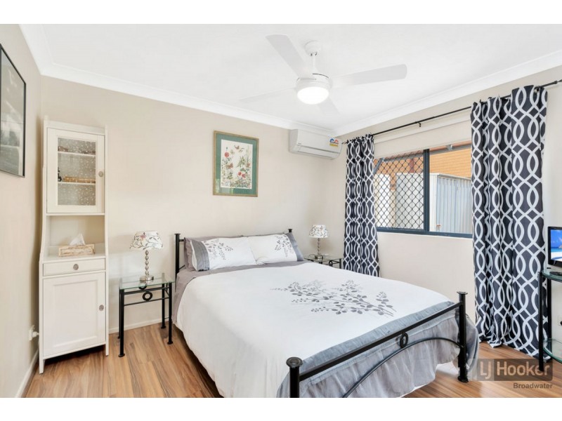 2/31 Middle Street, Labrador QLD 4215