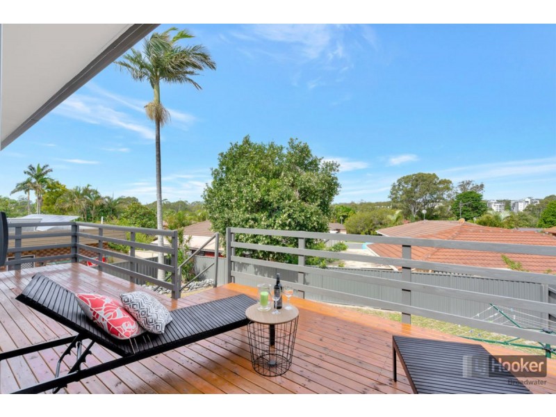 330 Government Road, Labrador QLD 4215