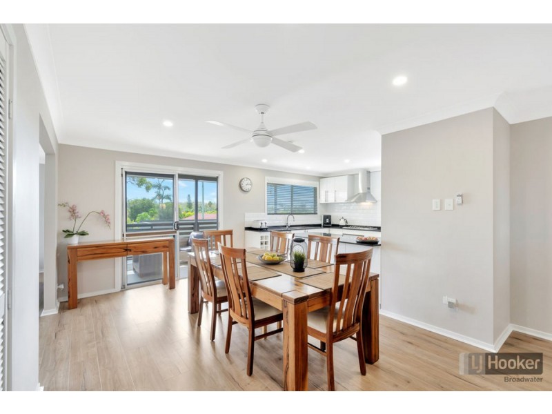 330 Government Road, Labrador QLD 4215