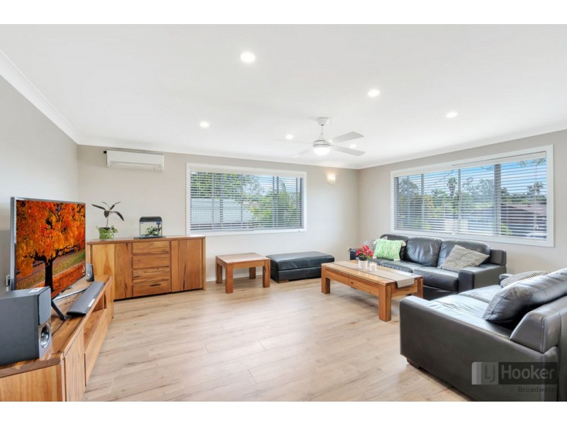 330 Government Road, Labrador QLD 4215