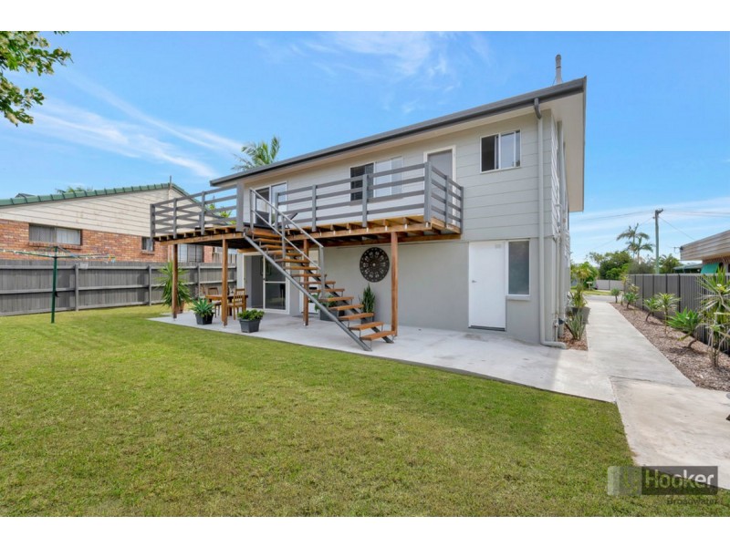 330 Government Road, Labrador QLD 4215