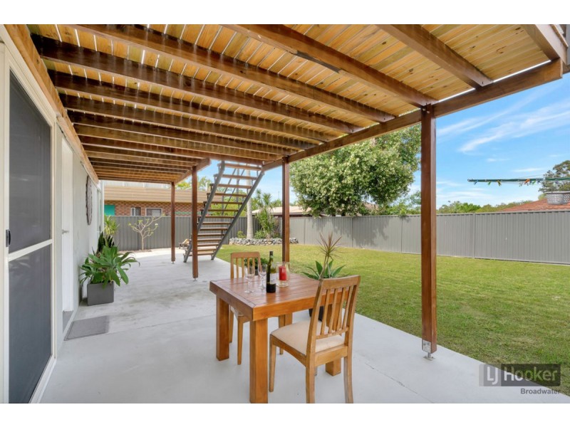 330 Government Road, Labrador QLD 4215