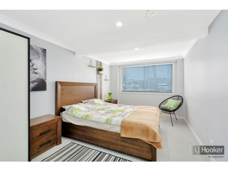 330 Government Road, Labrador QLD 4215