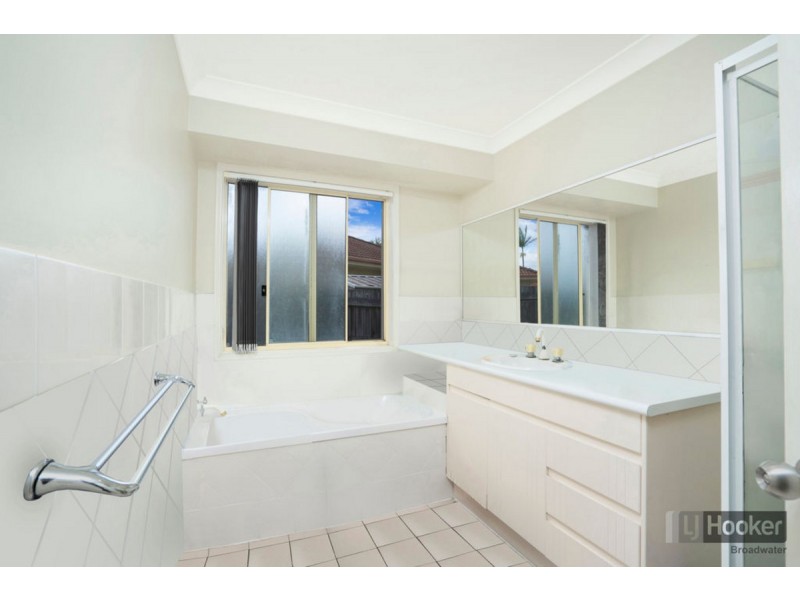 19 Oak Hill Crescent, Parkwood QLD 4214