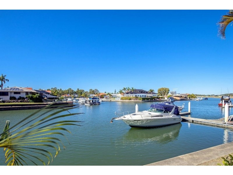 14/82 Limetree Parade, Runaway Bay QLD 4216