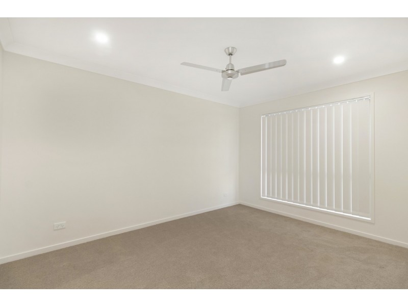 20 Jimmieson Avenue, Labrador QLD 4215