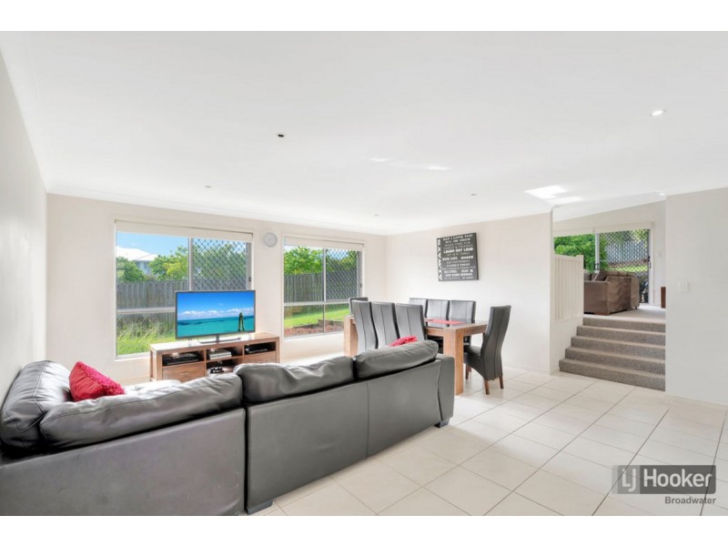 59 Harmsworth Road, Pacific Pines QLD 4211