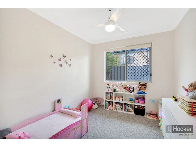 59 Harmsworth Road, Pacific Pines QLD 4211