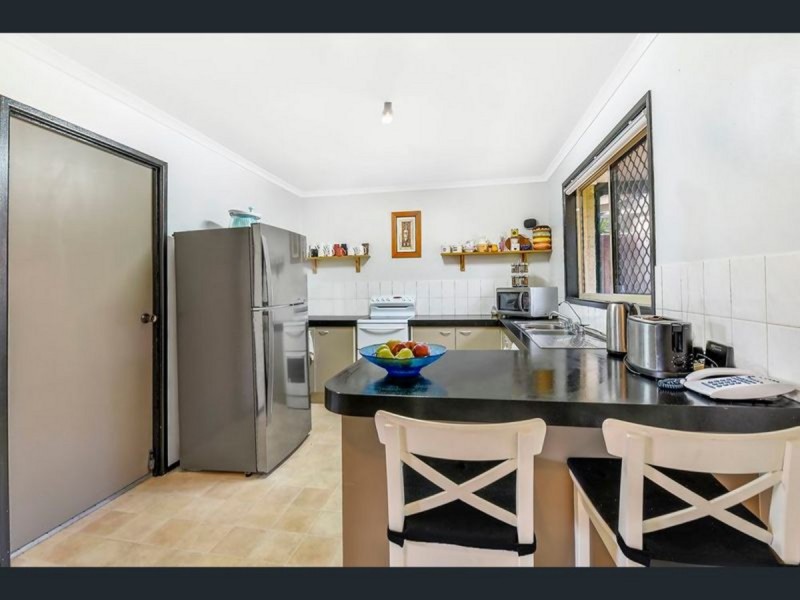 2/158 Kumbari Avenue, Labrador QLD 4215