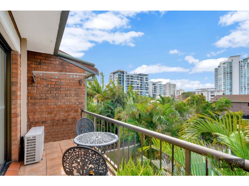 23/27 Whiting Street, Labrador QLD 4215