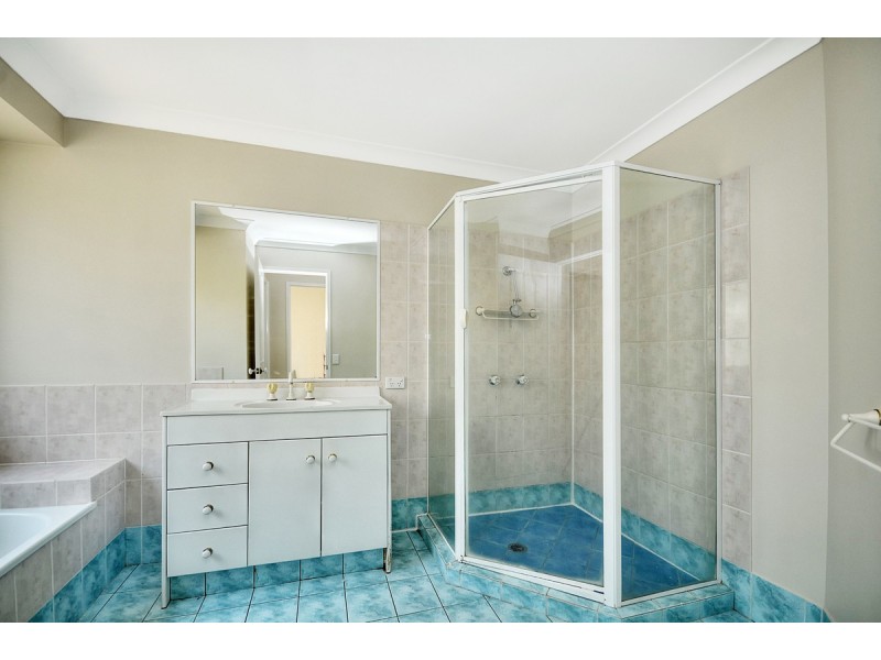 12 Forest Hills Court, Parkwood QLD 4214