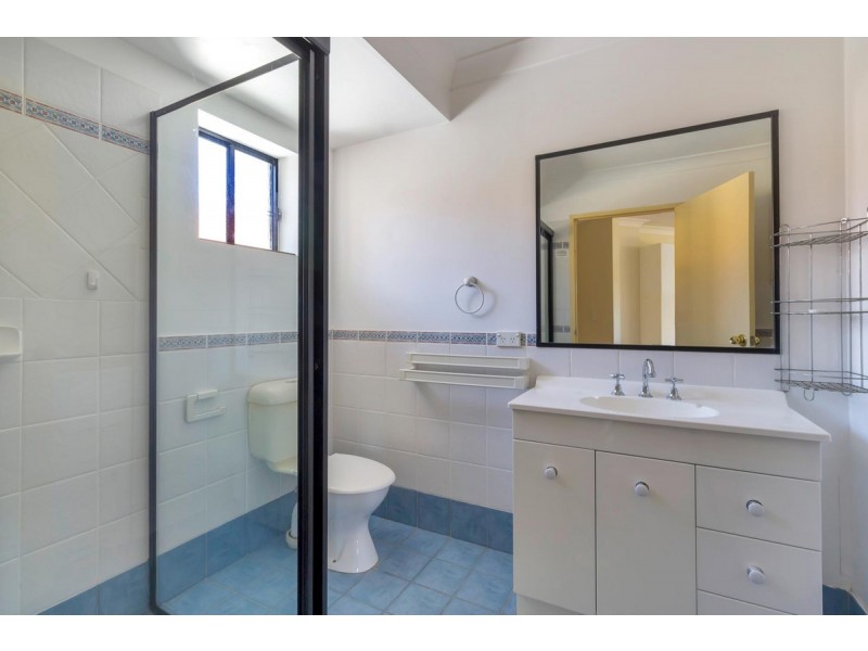 20/10-12 Bath Street, Labrador QLD 4215