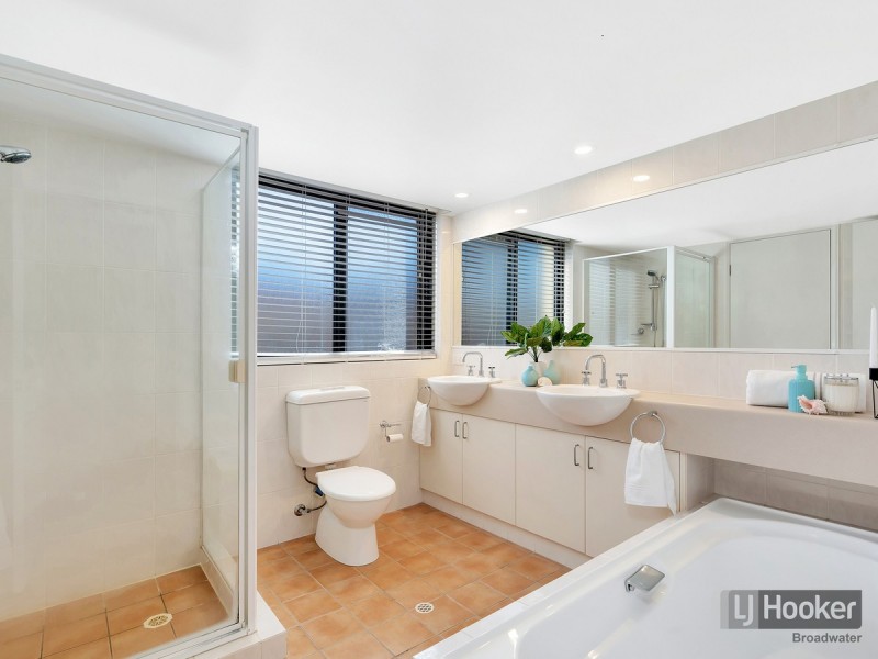 8/274 Marine Parade, Labrador QLD 4215