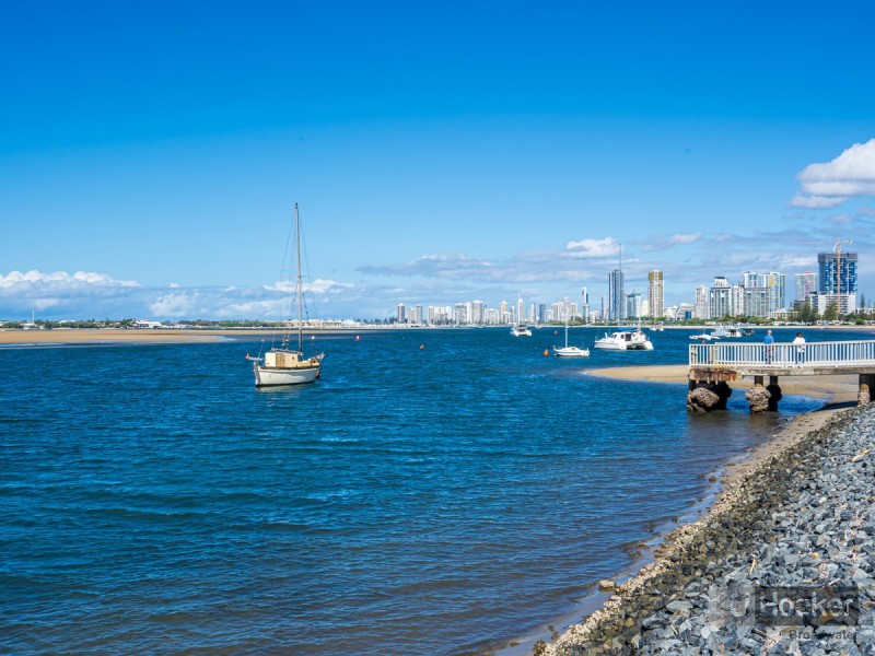 8/274 Marine Parade, Labrador QLD 4215