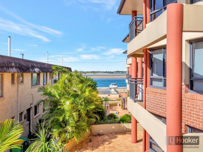8/274 Marine Parade, Labrador QLD 4215