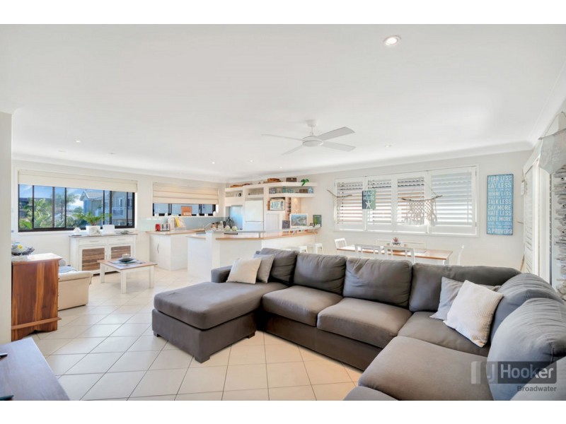 11/548 Marine Parade, Biggera Waters QLD 4216