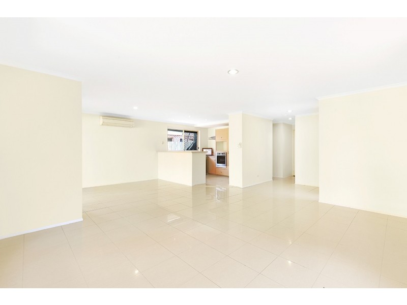3/154 Central Street, Labrador QLD 4215