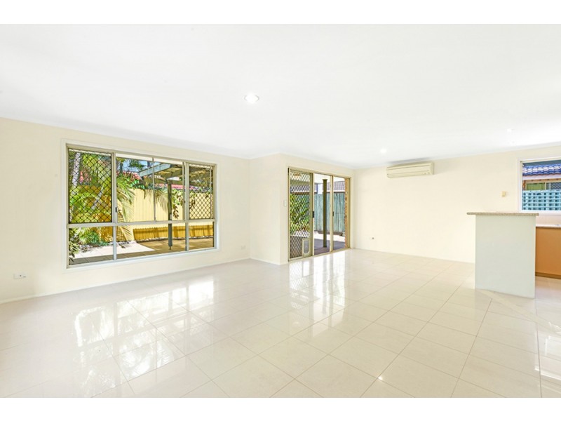 3/154 Central Street, Labrador QLD 4215