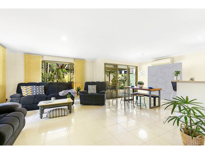 3/154 Central Street, Labrador QLD 4215