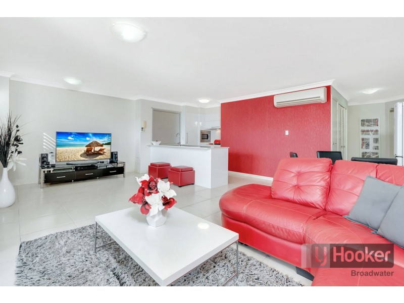 213/392 Marine Parade, Labrador QLD 4215