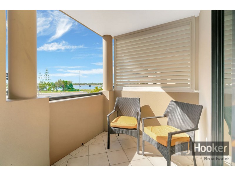 213/392 Marine Parade, Labrador QLD 4215