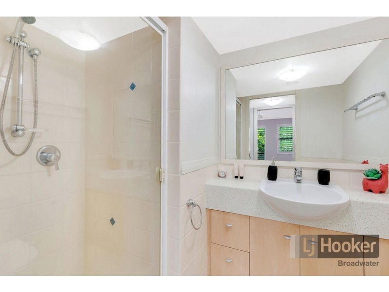 213/392 Marine Parade, Labrador QLD 4215