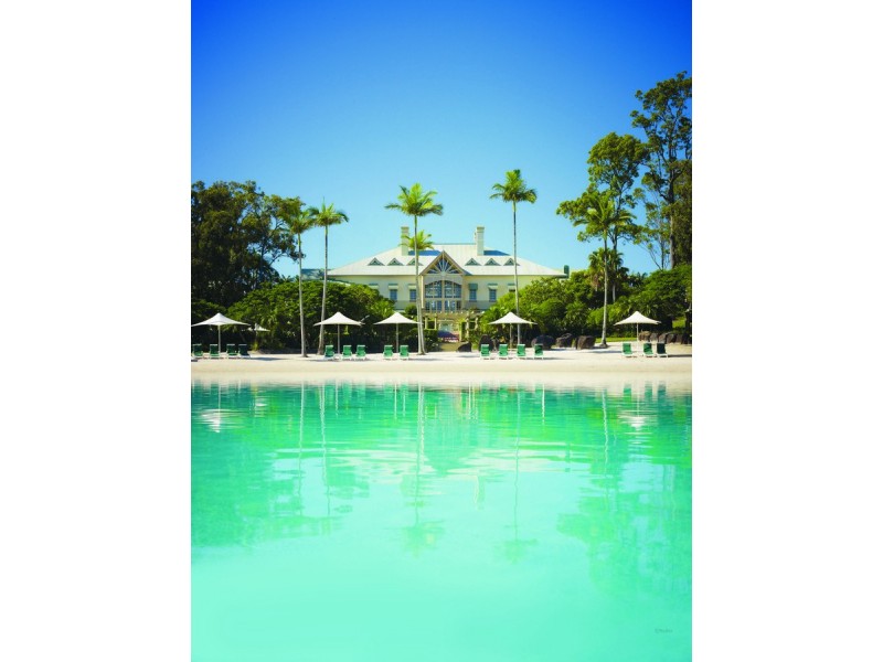 1 Masthead Way, Sanctuary Cove QLD 4212