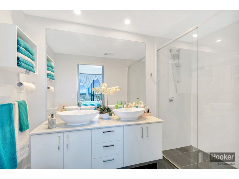 2803/5 Harbour Side Court, Biggera Waters QLD 4216