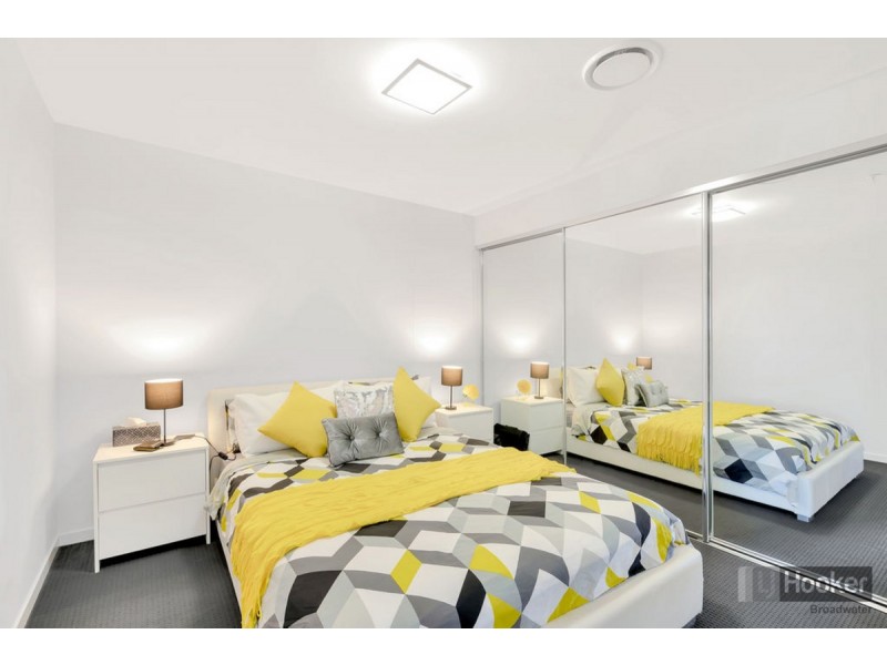 2803/5 Harbour Side Court, Biggera Waters QLD 4216