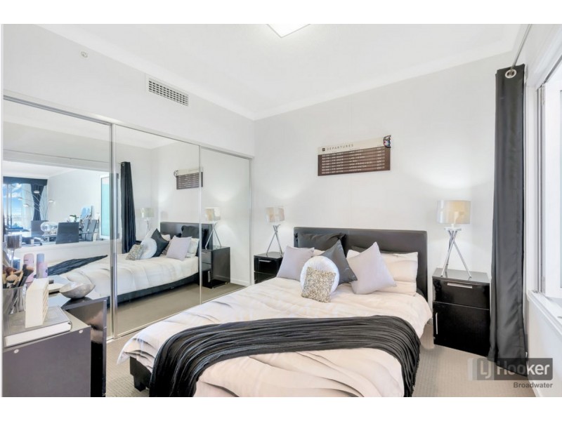 2803/5 Harbour Side Court, Biggera Waters QLD 4216