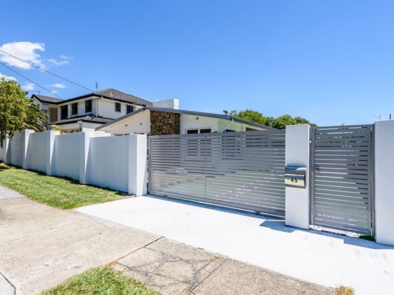 45 Central Street, Labrador QLD 4215
