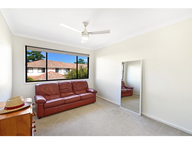 1003/2 Gentian Drive, Arundel QLD 4214