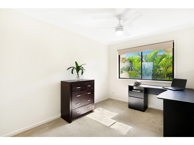 1003/2 Gentian Drive, Arundel QLD 4214