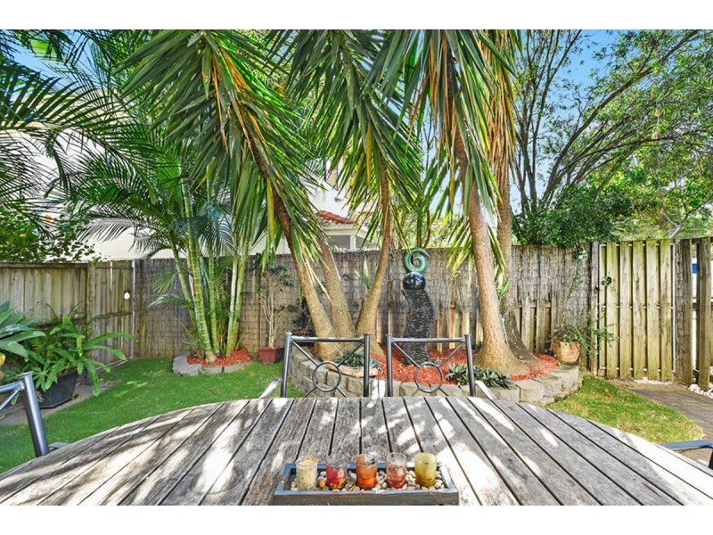 1003/2 Gentian Drive, Arundel QLD 4214