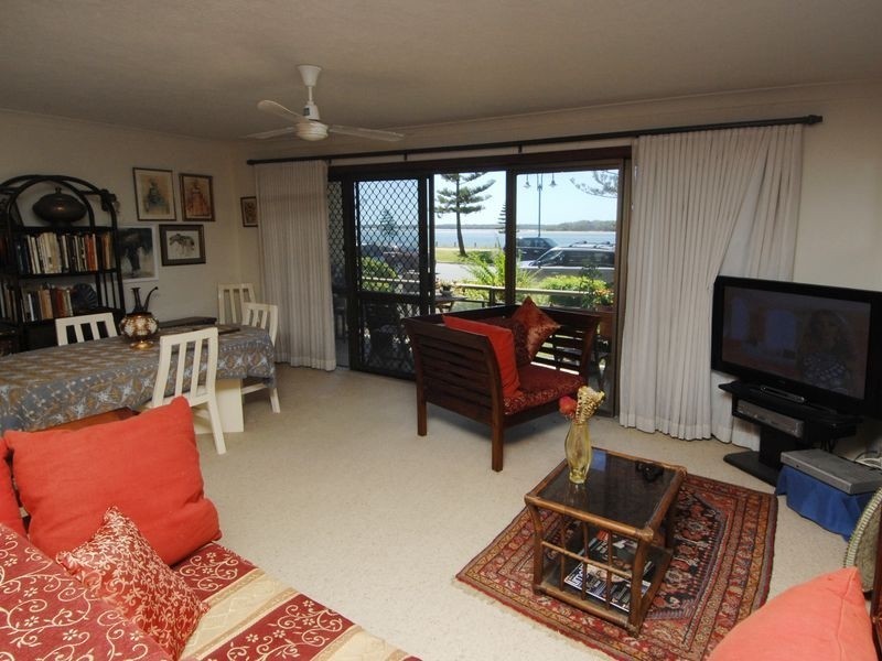 1/458 Marine Parade, Biggera Waters QLD 4216
