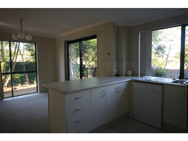 1/208 Central Street, Labrador QLD 4215