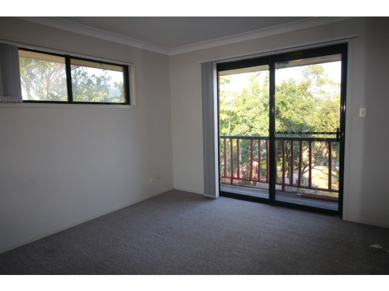 1/208 Central Street, Labrador QLD 4215