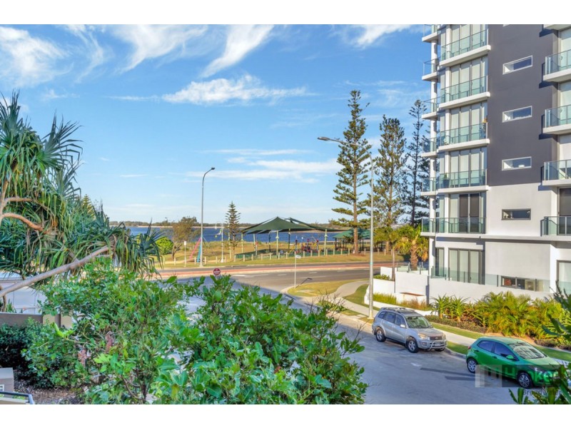 222/392 Marine Parade, Labrador QLD 4215