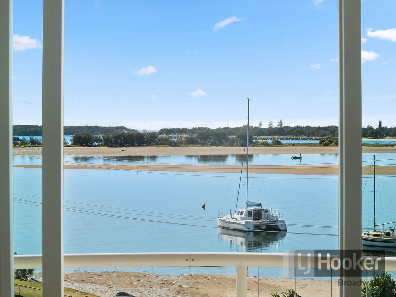 12/242-244 Marine Parade, Labrador QLD 4215