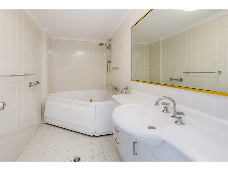 2E/510 Marine Parade, Biggera Waters QLD 4216