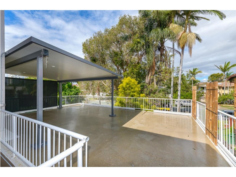 3/5 Brett Avenue, Labrador QLD 4215