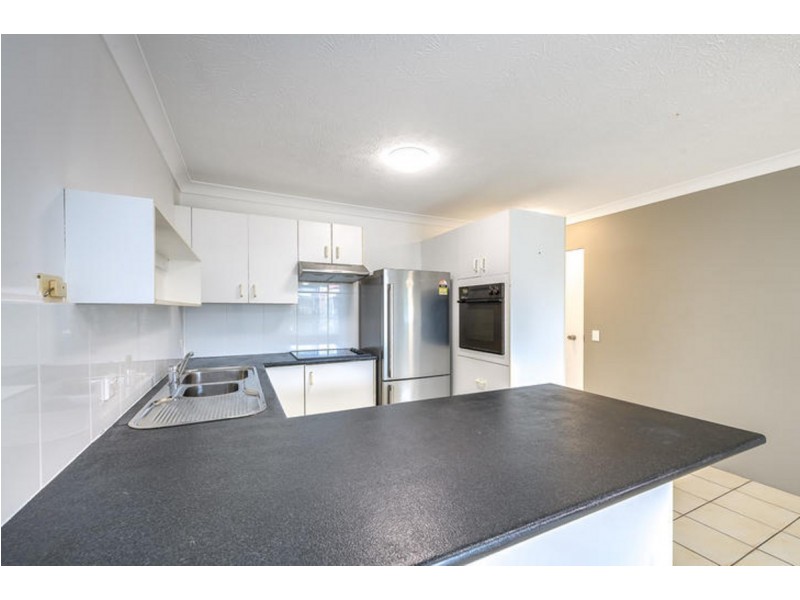 3/5 Brett Avenue, Labrador QLD 4215