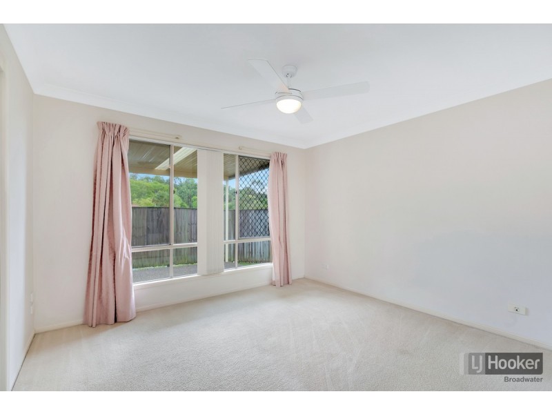 11 Madasin Close, Arundel QLD 4214