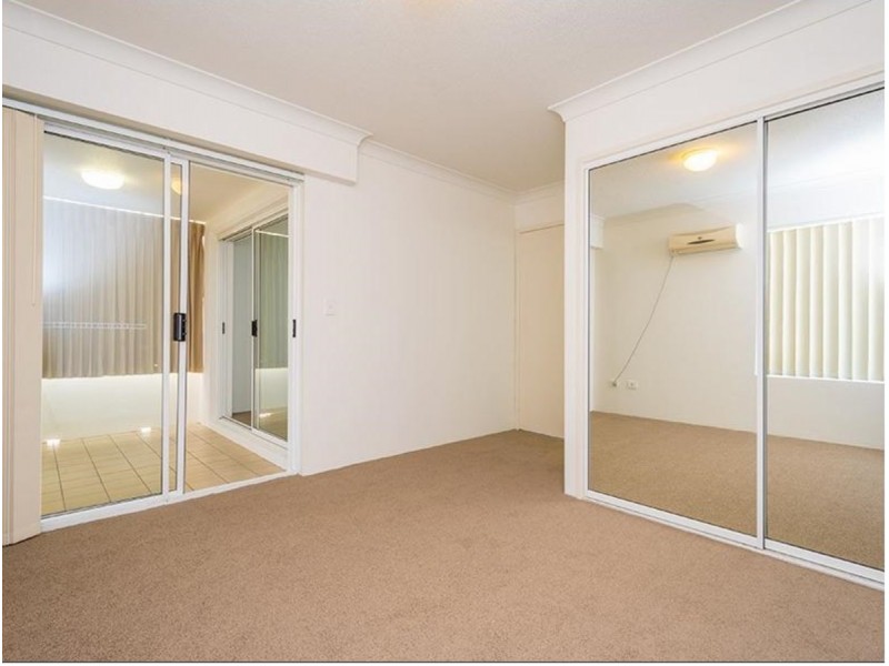 3/194 Marine Parade, Labrador QLD 4215