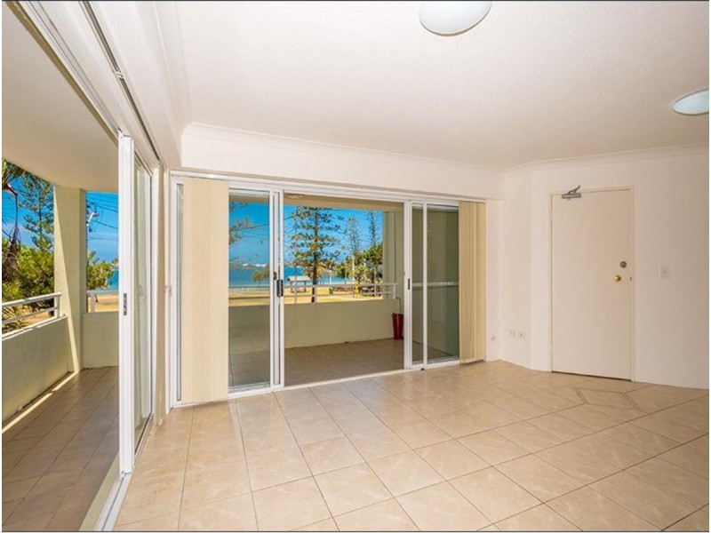 3/194 Marine Parade, Labrador QLD 4215